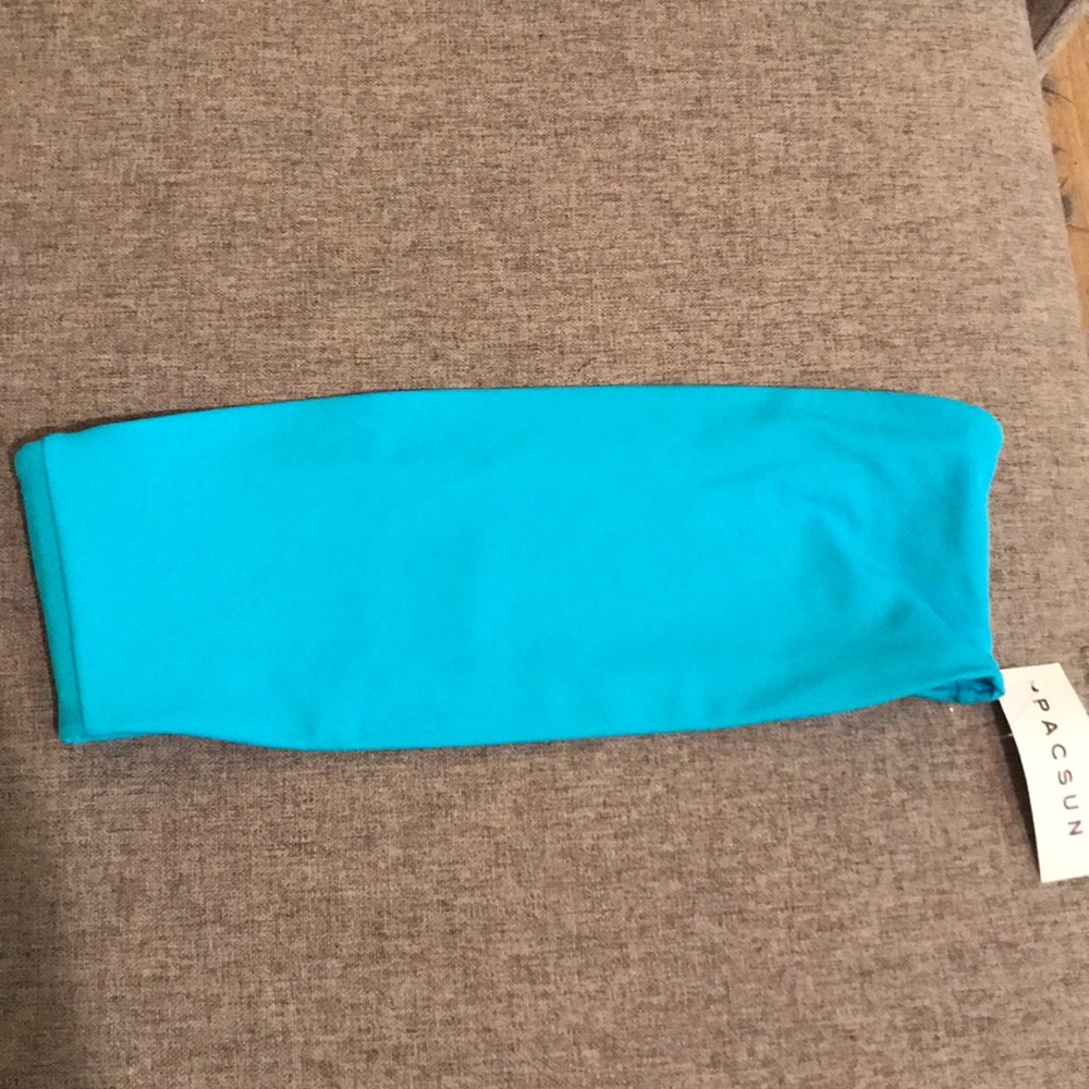 L.A. hearts swim top 🌺